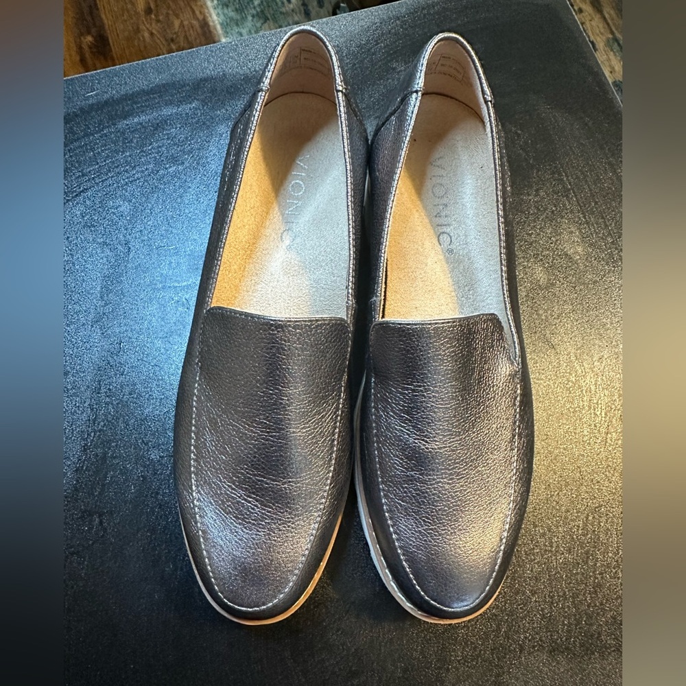 Vionic Cleo loafer in gun metal.  Size 6.  Excellent condition.